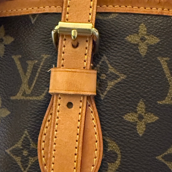 Vintage Louis Vuitton PM Monogram Bucket Bag - Picture 6 of 16